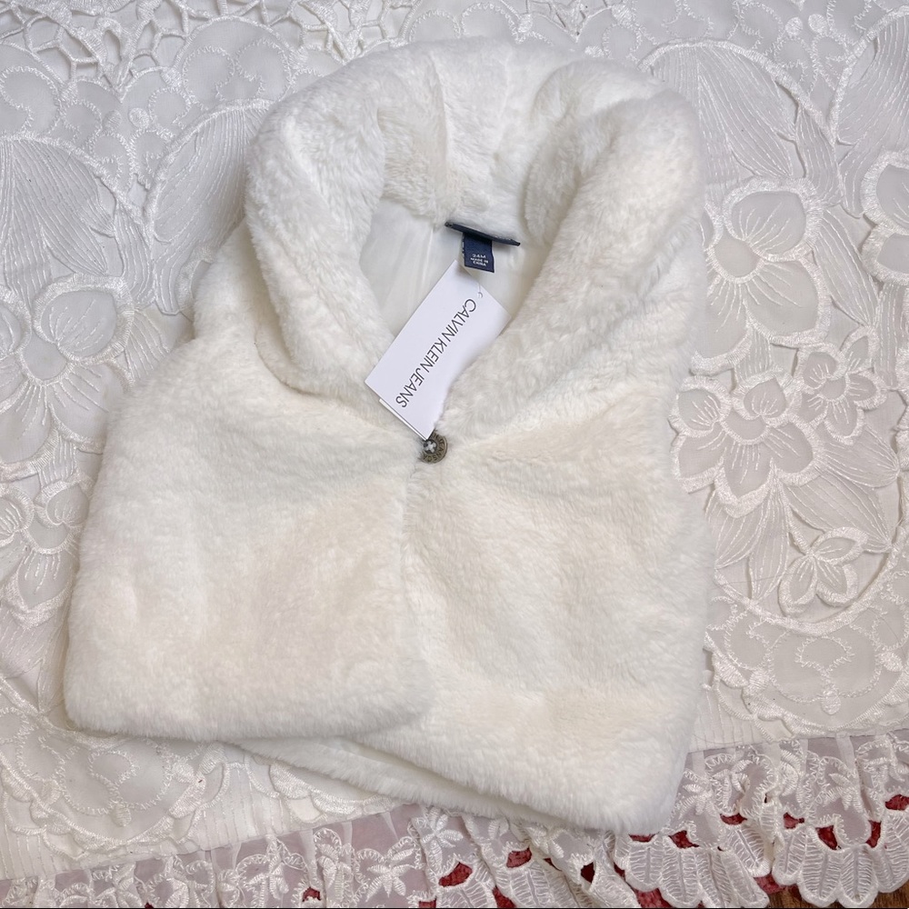 Calvin Klein Jeans Adorable White Faux Vest Girls 24 mo.
